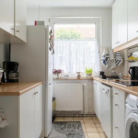 Private Apartment *